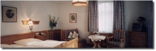 Hotel Gasthof Zur Post Unterfoehring Bagian luar foto