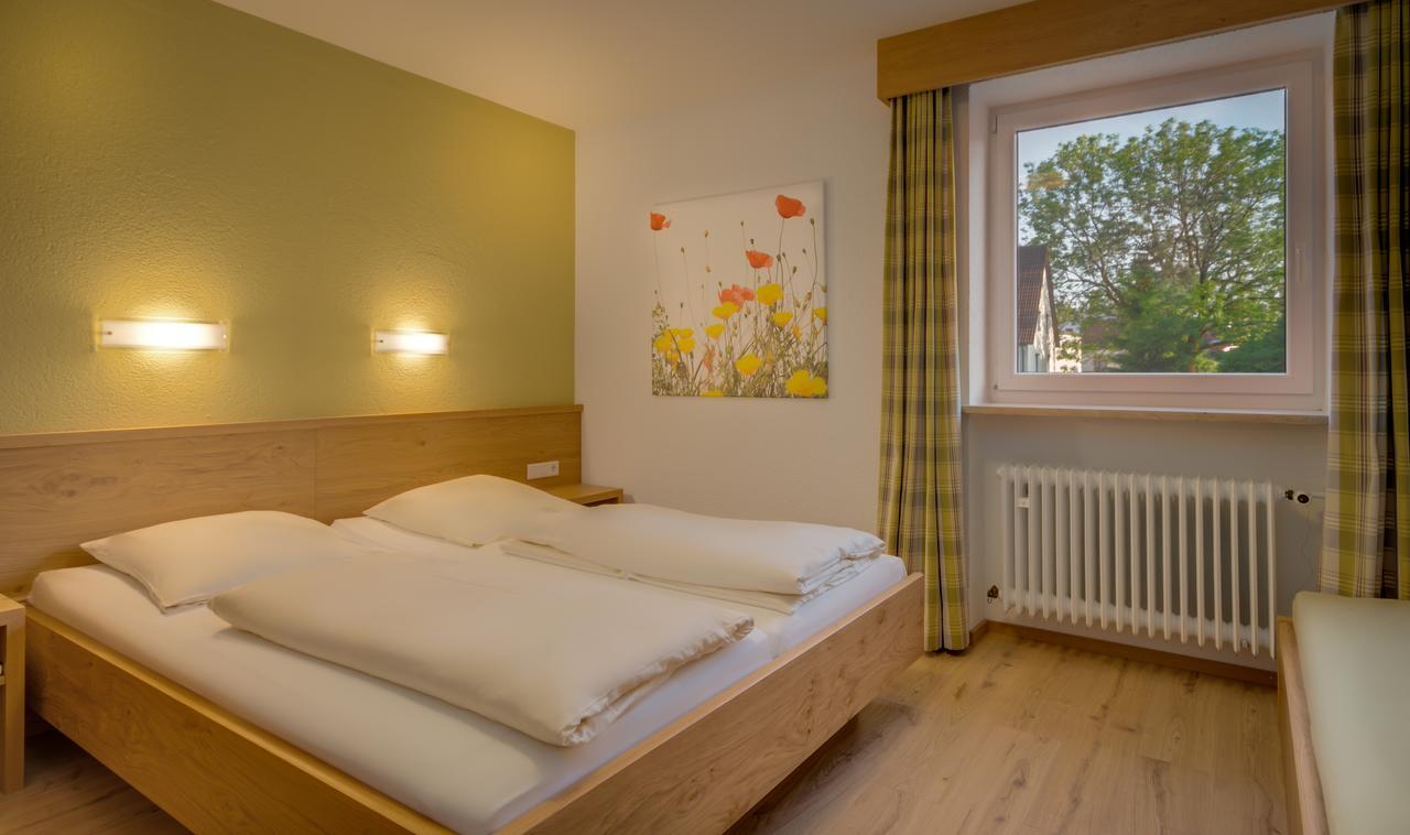 Hotel Gasthof Zur Post Unterfoehring Ruang foto