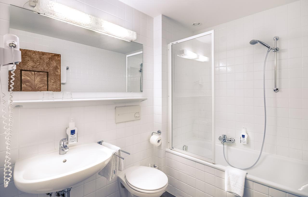Hotel Gasthof Zur Post Unterfoehring Ruang foto