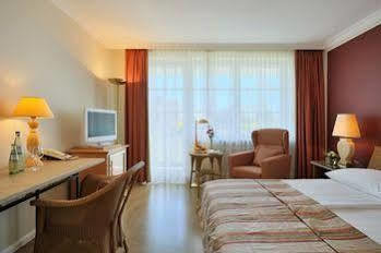 Hotel Gasthof Zur Post Unterfoehring Bagian luar foto